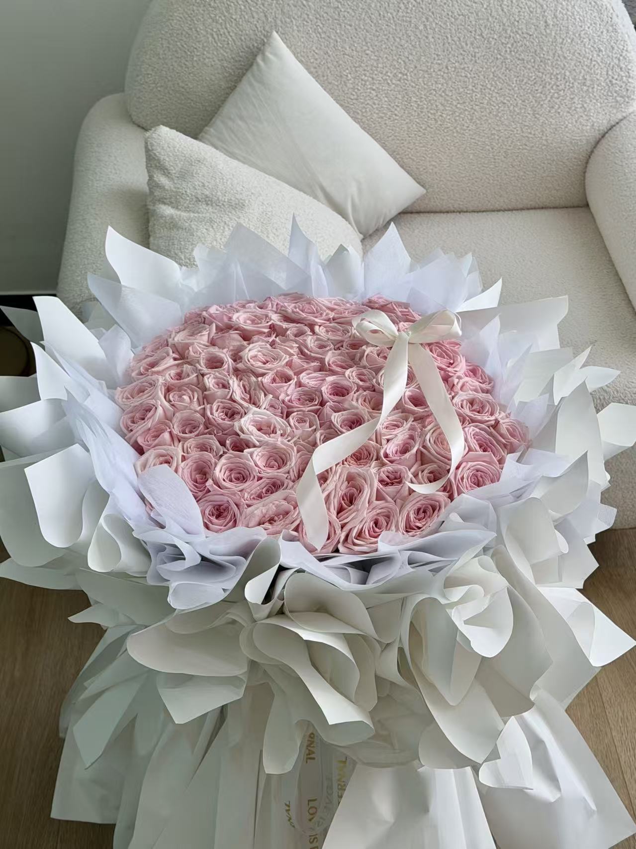 Eternal Love - 99 Roses